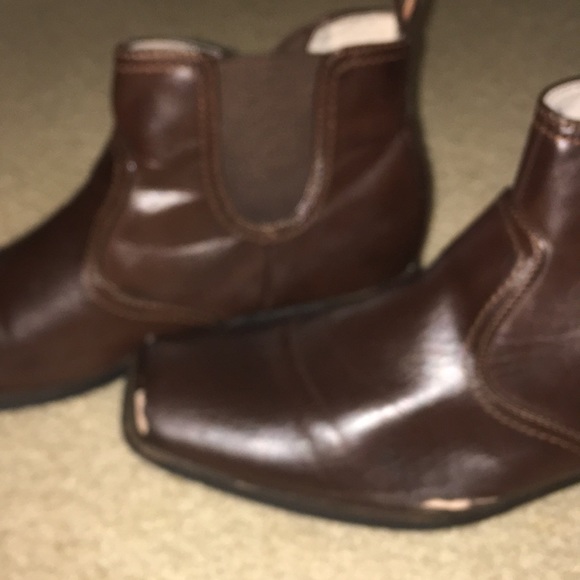 Boots - Picture 3 of 7